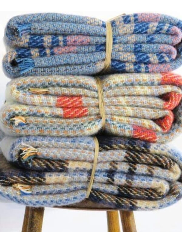 Screenshot 20200912 201710 Samsung Internet Made in Britain. 100% Pure New Wool Eco friendly/sustainable Size: 150 x 183cm. pet blanket, sofa throw, picnic rug Cool wool wash at 30 degrees, short Spin, don’t wring and do not tumble dry.
