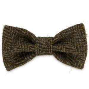 Chester's Country Green Dog Bow Tie in Harris Tweed