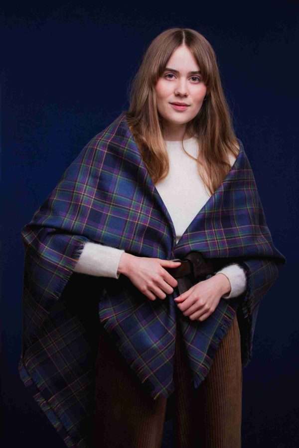 Highland Mist tartan Shawl - Image 3