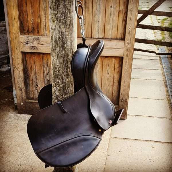 The Easy Saddle Hanger - Image 2