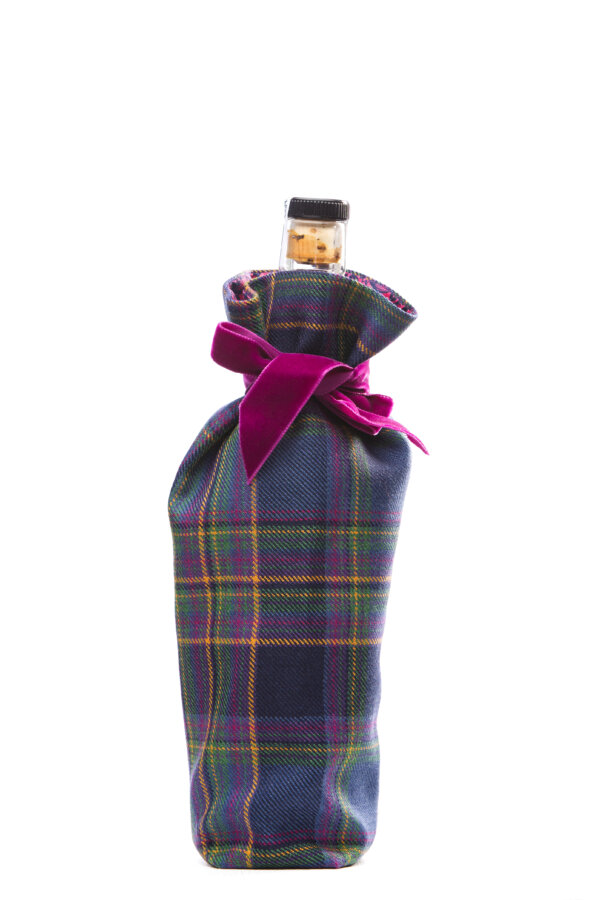 LoullyMakes Xmas produts 12 scaled Many of us like to show our appreciation of friends, family , neighbours, colleagues & associates by giving a gift of the recipients favourite bottled refreshment - but a bottle isnt always an easy gift to wrap ! With these pretty, useful AND re-usable handmade Bottle Covers, however, you have a quick , easy and suitably seasonal solution ! Carefully handmade in 100% wool Highland mist tartan, fully lined in a beautiful Liberty Art Fabric and finished with a gorgeous velvet ribbon tie-closure. They easily fit most average wine, whisky, spirit bottles (75cl-1L size) and can be re-used over and over again ! Please note the printed tana lawn lining and ribbon colour may vary from those pictured, but will always compliment the tartan.