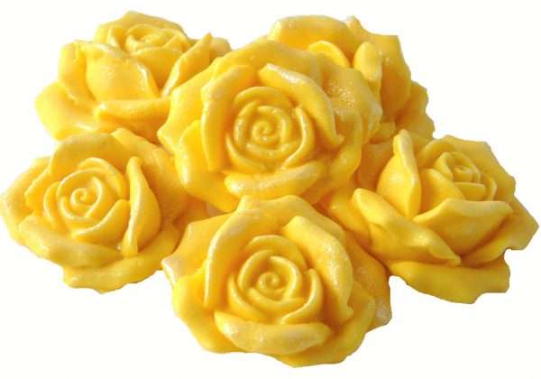 6 yellow lge roses So, there is a wedding cake to decorate or perhaps some birthday cupcakes that need a bit of glitter? These lovely large, coloured roses will create that big hit you are looking for. 6 Large Edible Rose Flower available in a great range of colours to choose from • Approx Size: 4cm to 3cm depth 2cm