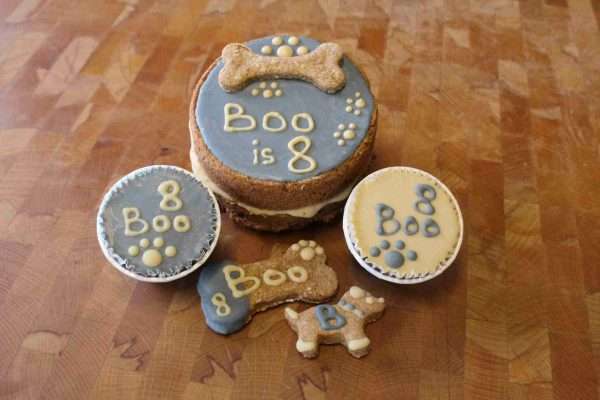 Dog Birthday Boy Cake and PupCakes - Image 4