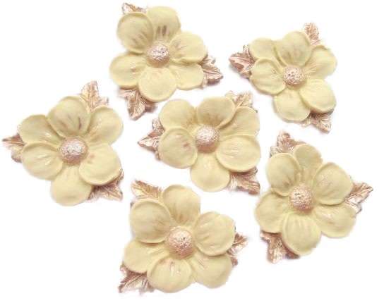Inked6 cream wedding flowersjpeg LI These beautiful handmade edible flowers are ideal for a wedding, valentines, birthday and Mothering Sunday celebration Cakes . • Approx Size: 6cm to 5cm Please ask if the colour you require is not listed