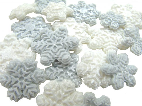 InkedStars20silver20white20mix LI scaled Are you baking a frozen cake for a special birthday? Then these lovely, glittered snowflakes would be an ideal extra addition to add to your cake. These edible snowflakes will also set off your Christmas bakes and look great on cupcakes. All in silver and a white mix Approx Size: 3 cm - 3 cm - Packs of 18