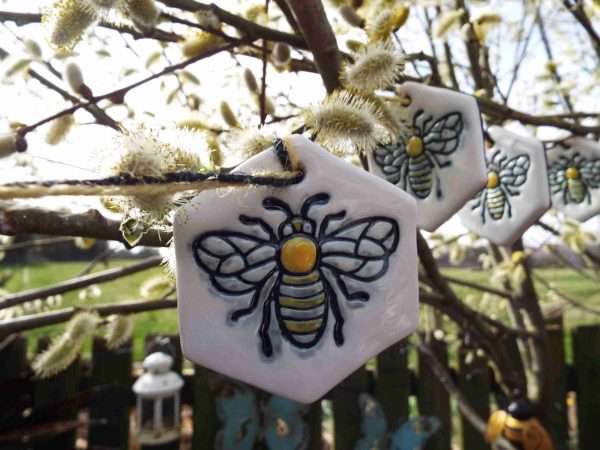 DSCF1922 scaled Beautiful handmade ceramic bunting with a bumblebee design.