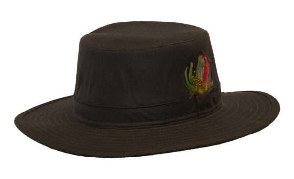 brown Internal lining is 100% cotton lining, and an inner trim band for extra comfort. Outer shell is made from 100% waxed cotton, with an attractive stylish feather bush sitting on the top of the hat. Produced to the highest standards by a manufacturer of top quality coiuntrywear and derby clothing. Please check our size guide against your hat you wish to purchase.