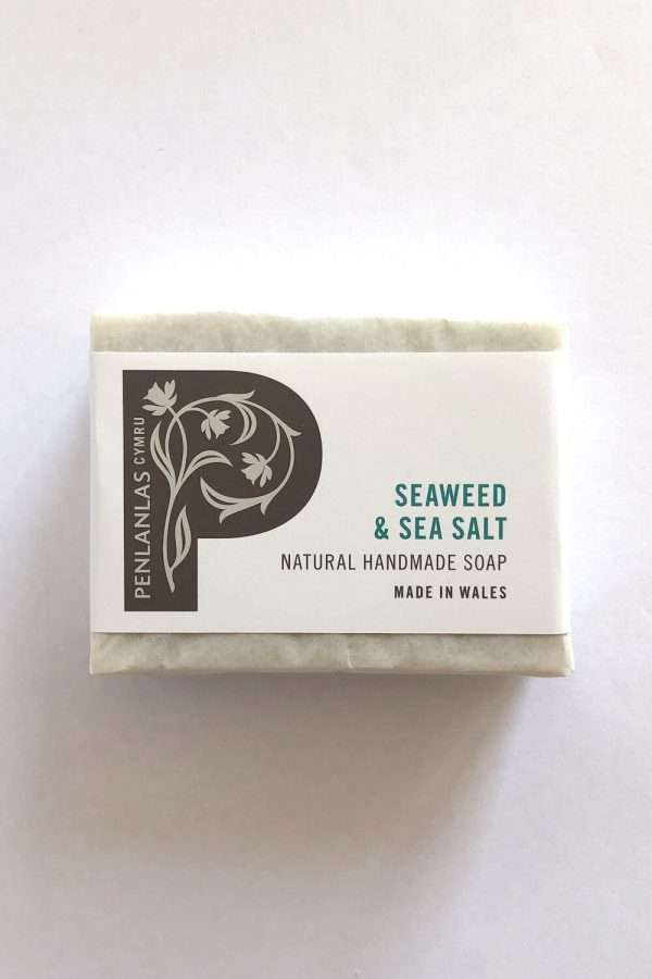 seaweed soap wrapped Made with pure botanical oils infused with seaweed gathered from local beaches and combined with Halen Mon natural Welsh sea salt. The therapeutic properties of seaweed and salt are many – both containing a rich blend of minerals, vitamins and antioxidants. Scented with a blend of Lavender & Rosemary essential oils, helping to alleviate stress and sharpen the mind. Refreshing and invigorating, this soap bar helps you get your day off to a good start!