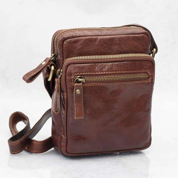 Wombat Luxury Brown Oiled style Leather Flight Bag - Image 2