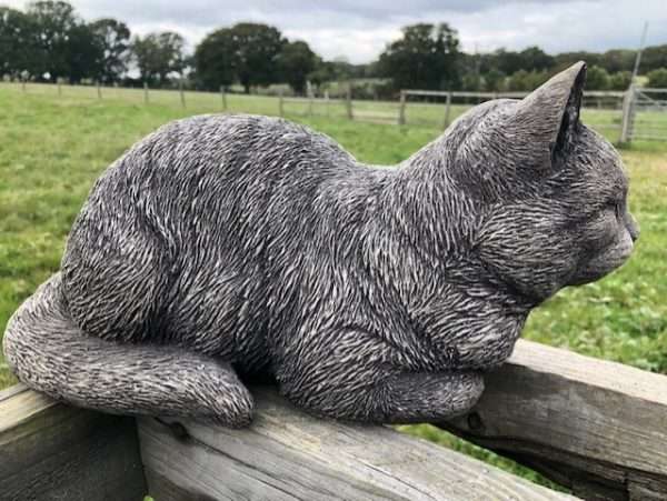 sittingcat4 <ul> <li>Resting cat</li> <li>Concrete garden ornament</li> <li>Price includes delivery</li> <li>Made in England</li> </ul>