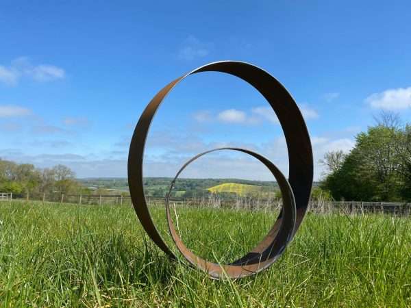Exterior Rustic Metal Hoop Ring Circular Garden Stake Yard Art  / Flower Bed / Centre Piece Sculpture Modern Steel Ornament  Gift - Image 3