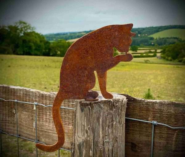 il fullxfull.2345187600 hhqh scaled WELCOME TO THE RUSTIC GARDEN ART SHOP Here we have one of our. Large Exterior Rustic Rusty Metal Cat Washing Feline Garden Fence Topper Yard Art Gate Post Lawn Sculpture Gift Sizes & Measurements:
44cm x 36cm Made From 2mm Mild Steel.