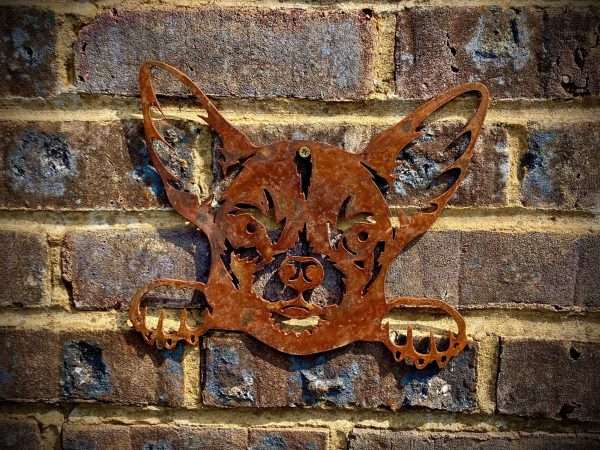 WELCOME TO THE RUSTIC GARDEN ART SHOP Here we have one of our. Small Exterior Rustic Rusty Chihuahua Little Dog Head & Paws Garden Wall Hanger House Gate Sign Hanging Metal Art Sculpture Sizes & Measurements: 15cm x 13cm Made From 2mm Mild Steel