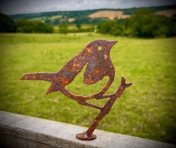 Exterior Rustic Rusty Metal Robin Bird Garden Small Fence Topper Yard Art Gate Post  Sculpture Gift Present