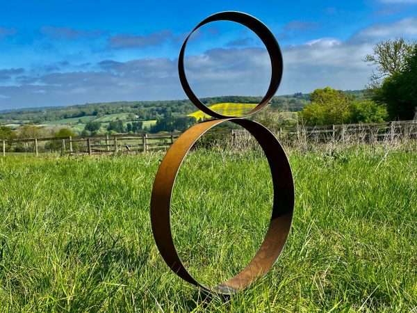 Exterior Rustic Circular Ring Hoop Metal Garden Stake Yard Art  / Flower Bed / Centre Piece Sculpture  Gift   Present