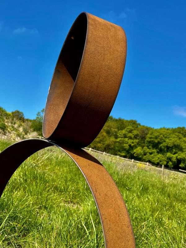 Exterior Rustic Circular Ring Hoop Metal Garden Stake Yard Art  / Flower Bed / Centre Piece Sculpture  Gift   Present - Image 5
