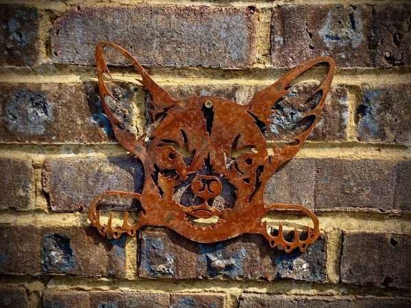 WELCOME TO THE RUSTIC GARDEN ART SHOP Here we have one of our. Medium Exterior Rustic Rusty Chihuahua Little Dog Head & Paws Garden Wall Hanger House Gate Sign Hanging Metal Art Sculpture Sizes & Measurements: 25cm x 21cm Made From 2mm Mild Steel.