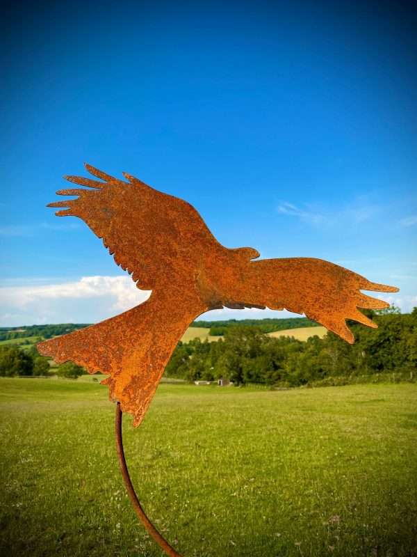 Small Exterior Single Rustic Metal Red Kite Bird Of Prey Garden Stake Yard Art  / Flower Bed / Vegetable Patch Sculpture Gift - Image 2
