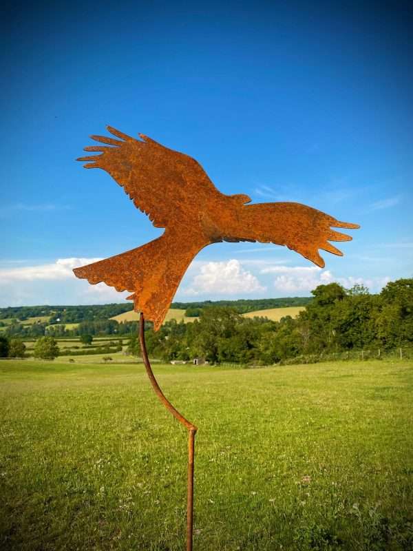 Small Exterior Single Rustic Metal Red Kite Bird Of Prey Garden Stake Yard Art  / Flower Bed / Vegetable Patch Sculpture Gift - Image 3