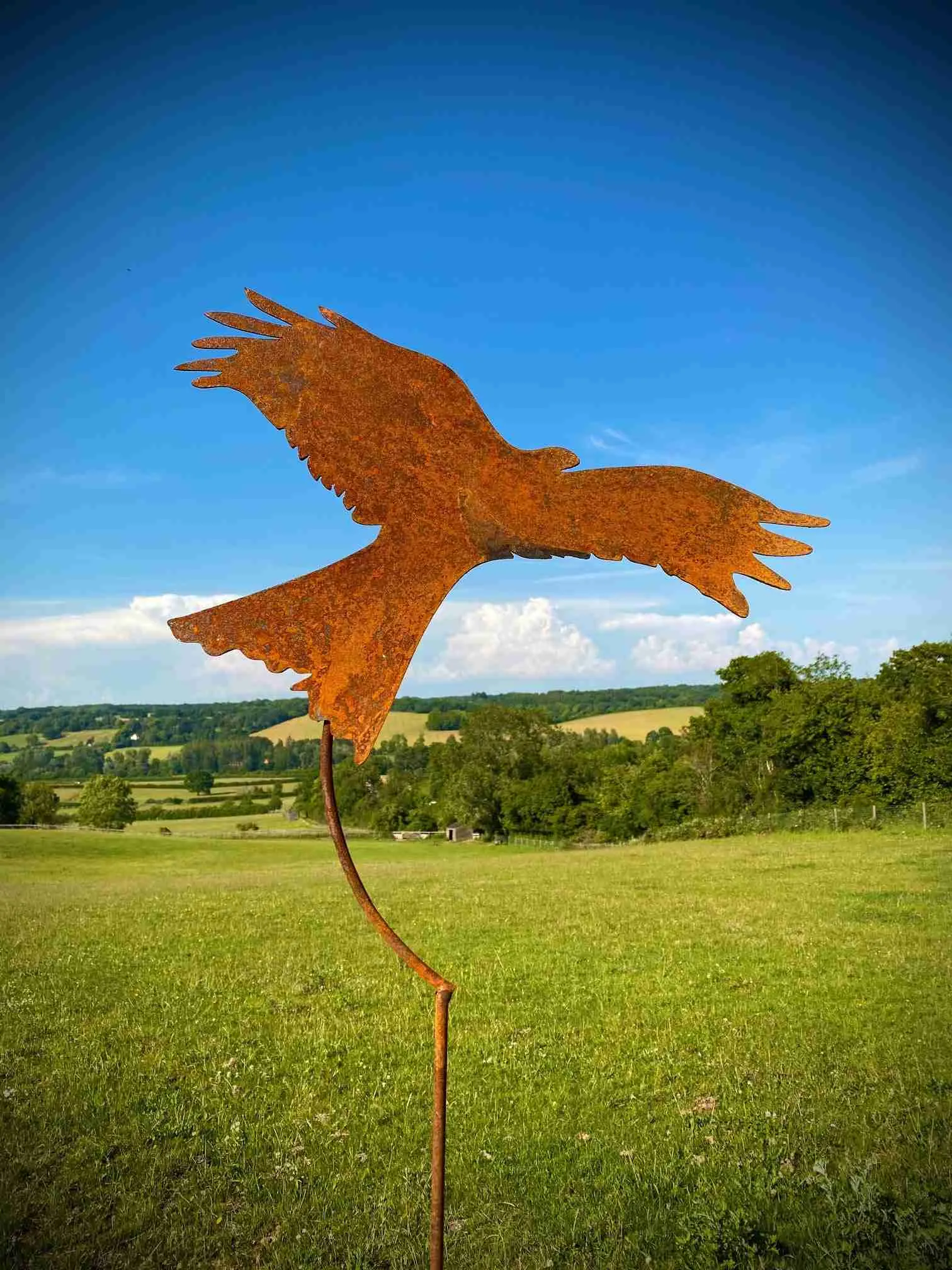 Small Exterior Single Rustic Metal Red Kite Bird Of Prey Garden Stake Yard Art  / Flower Bed / Vegetable Patch Sculpture Gift - Image 3