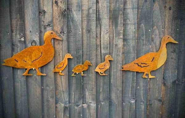 Exterior Rustic Rusty Metal Duck Family Quack Farm Animal Garden Wall Art Yard Art  Pond Art Vegetable Patch Flower Bed Sculpture