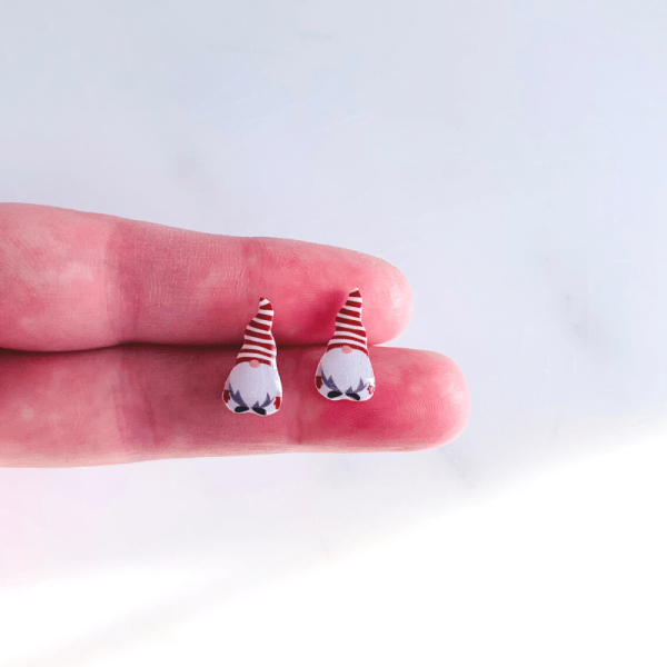 size reference of stripy gonk/gnome earrings