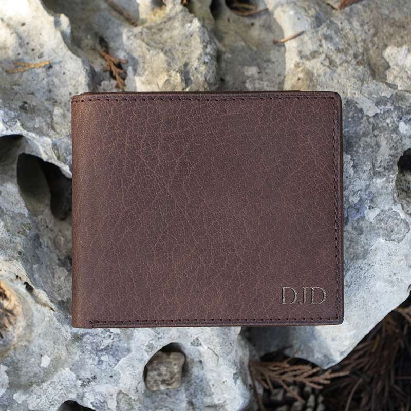 wls02 w3 1 The perfect wallet for storing your coins, notes, money and ID, this Colombian Leather Wallet is meticulously designed to meet your everyday needs. Providing lots of space for your bank notes, cards and coins, this wallet is smart, stylish and perfectly equipped to stand the test of time. Made from the finest Columbian leather, this men’s bifold wallet also features a practical zipped coin, which is perfect for keeping your money safe when you are on the move. RFID Protected Optional Personalisation