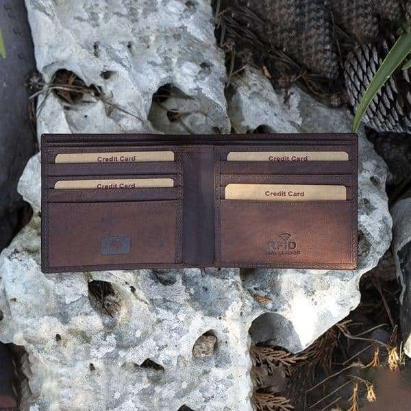 wls707 w2 1 With its stylish design and incredible practicality, this Colombian Leather Card Holder Wallet provides the ultimate space to keep your notes, coins, cards and ID. Made from sumptuous Colombian leather, this wallet is more than equipped to meet the demands that come hand in hand with everyday life, whether you’re pounding the city streets or embarking on your next adventure. Simple yet wonderfully timeless, the wallet’s compact yet spacious design allows you to transport your belongings with ease. Optional Personalisation
