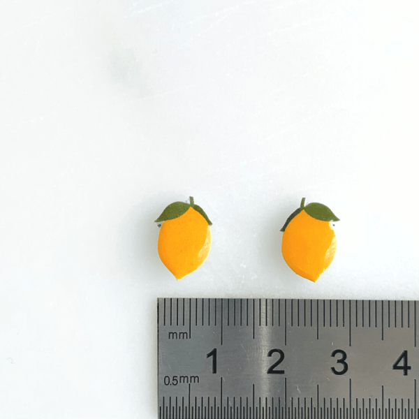 ruler size reference of lemon earrings