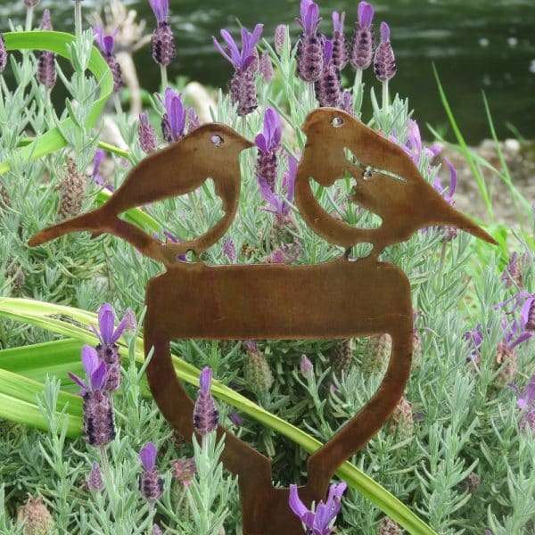 Rustic Robins on a Spade Garden Stake - Image 4