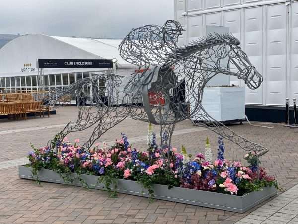 ‘At Full Stretch’ Horse Racing Sculpture - Image 5