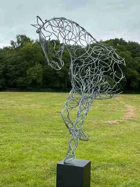 “Balanced Canter” Dressage Horse Busk - Image 3