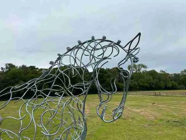 “Balanced Canter” Dressage Horse Busk - Image 8
