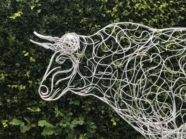 Running Bull Sculpture - Image 3