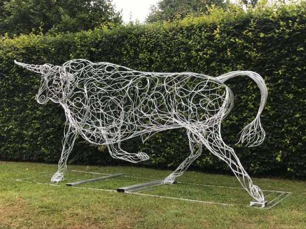 Running Bull Sculpture - Image 5