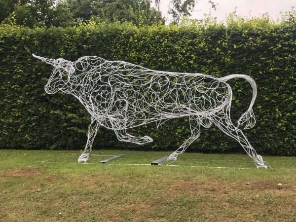 Running Bull Sculpture - Image 7
