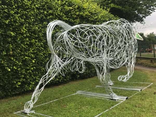 Running Bull Sculpture - Image 9
