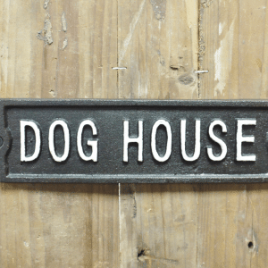 22cm Cast Iron Dog House Wall Sign