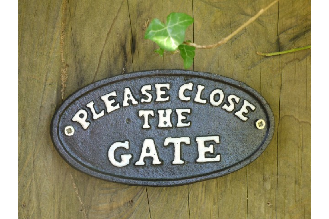 Cast Iron Metal Please Close the Gate Sign Plaque from HPNK Limited Cast Iron Metal Please Close the Gate Sign Plaque