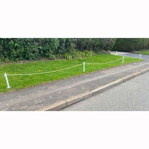 400 post verge 5 posts and rope <h2>Deter road users from ruining your verges!</h2>